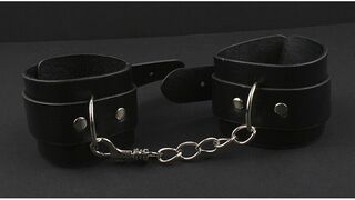 Набор MAI BDSM STARTER KIT Nº 75 Black: плеть, кляп, наручники, маска, ошейник , веревка, зажимы