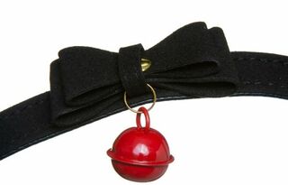 F61286 Ошейник красный замшевый Bow and Bell Black