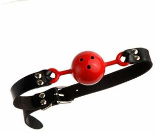 F61429 Кляп из экокожи Loveshop Latex BREATHABLE BALL GAG BLACK/RED