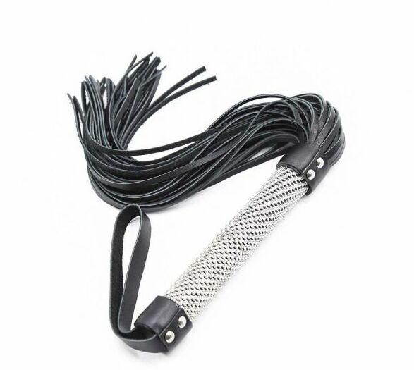 Плетка со стразами Leather Diamond